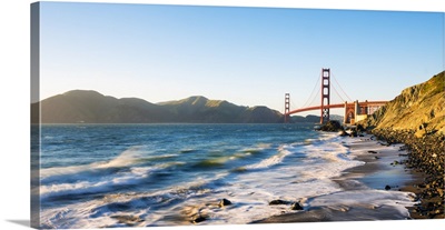 California, San Francisco, View of the Golden Gate bridge from Marshalls beach