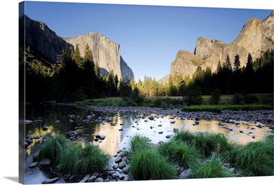 California, Yosemite National Park, Merced River, El Capitan and Valley View
