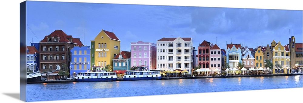 Caribbean, Netherland Antilles, Curacao, Willemstad (UNESCO World Heritage site), Punda, Dutch Colonial Architecture