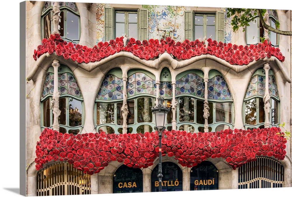 Casa Batllo Adorned With Roses To Celebrate La Diada De Sant Jordi Or Saint George's Day, Patron Saint Of Catalonia (23 Ap...
