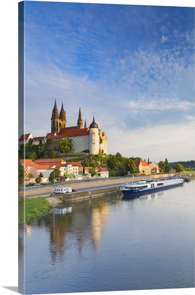 Cathedral, Albrechtsburg and River Elbe, Meissen, Saxony, Germany.