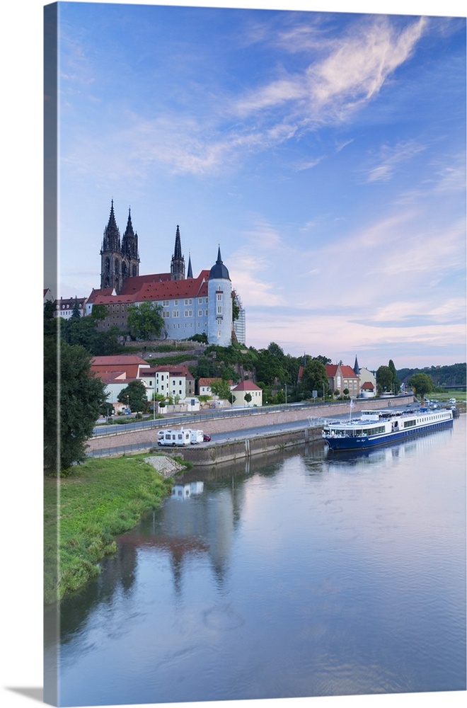 Cathedral, Albrechtsburg and River Elbe, Meissen, Saxony, Germany.