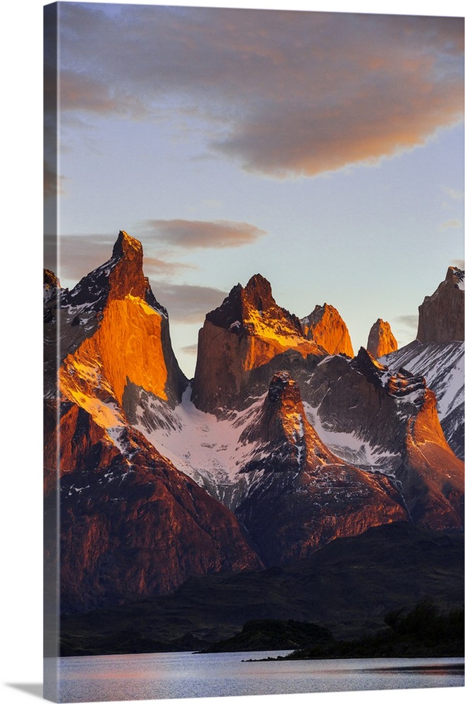 Chile, Torres del Paine, Magallanes Province. Sunrise over the peaks of Cuernos del Paine. .