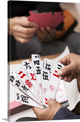 China, Yunnan, Yuanyang, Enjoying a game of cards