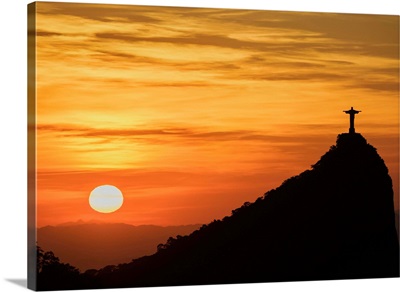 Christ the Redeemer and Corcovado Mountain at sunrise, Rio de Janeiro, Brazil