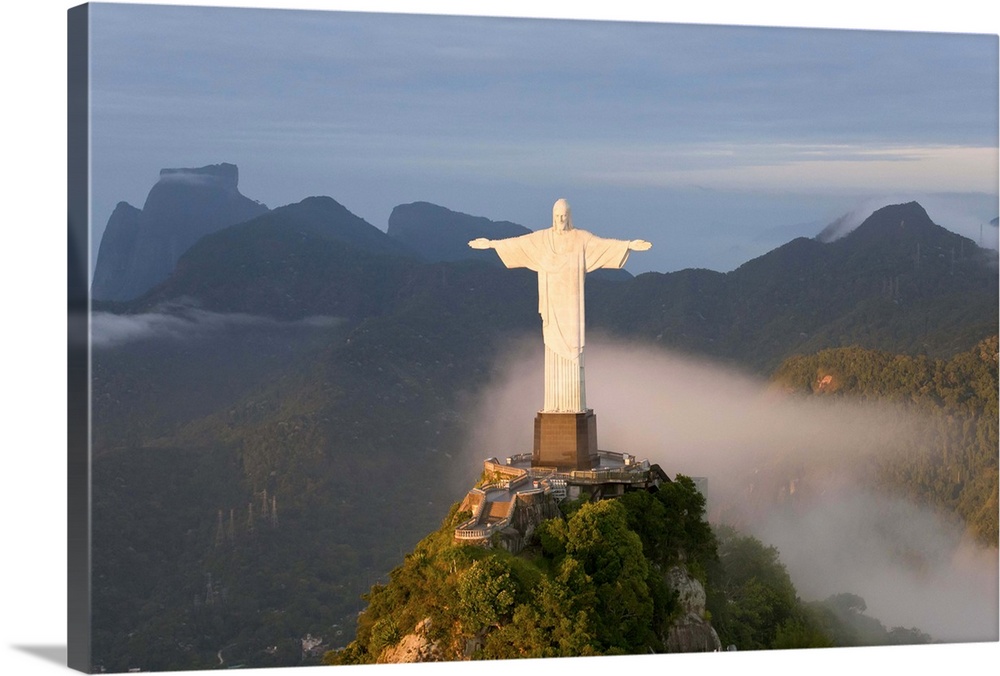 The giant Art Deco statue of Jesus, known as Cristo Redentor (Christ the Redeemer), on Corcovado mountain in Rio de Janeir...
