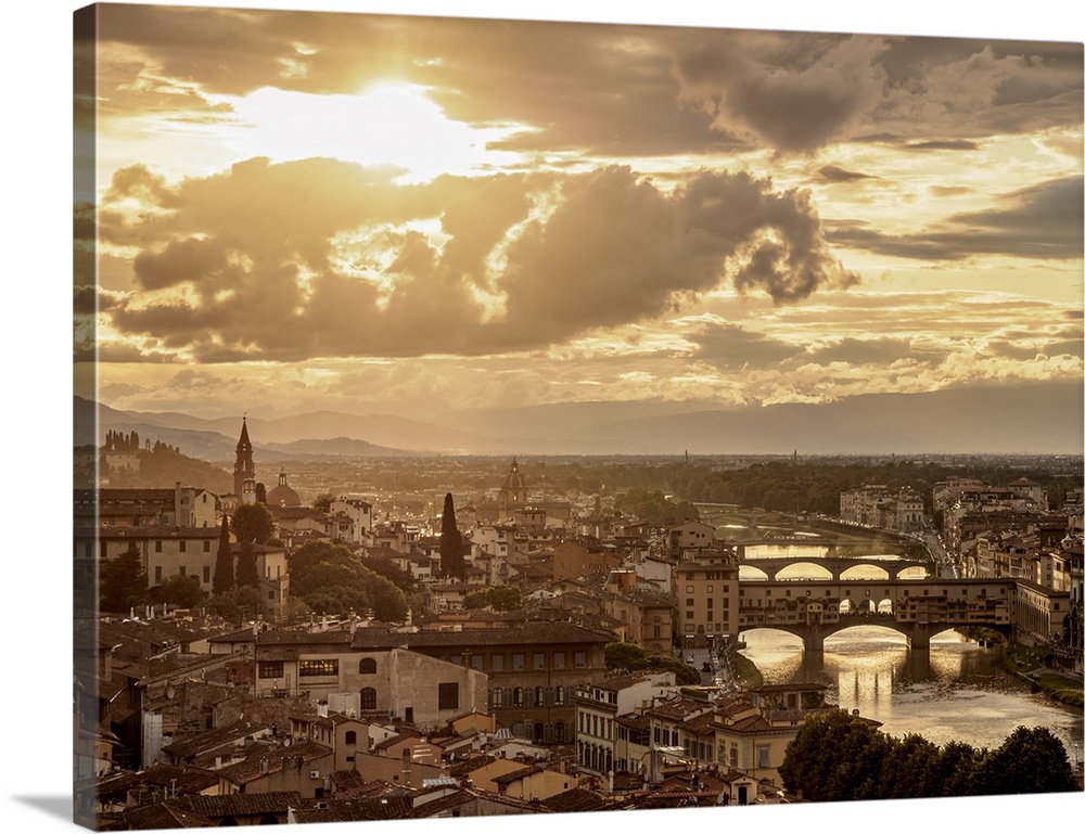Cityscape with Ponte Vecchio and Arno River at sunset, Florence, Tuscany, Italy.