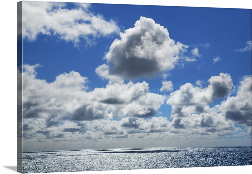 Cloud impression at ocean. Australia, Western Australia, Southwest, Leeuwin Naturaliste National Park, Injidup. Yallingup....