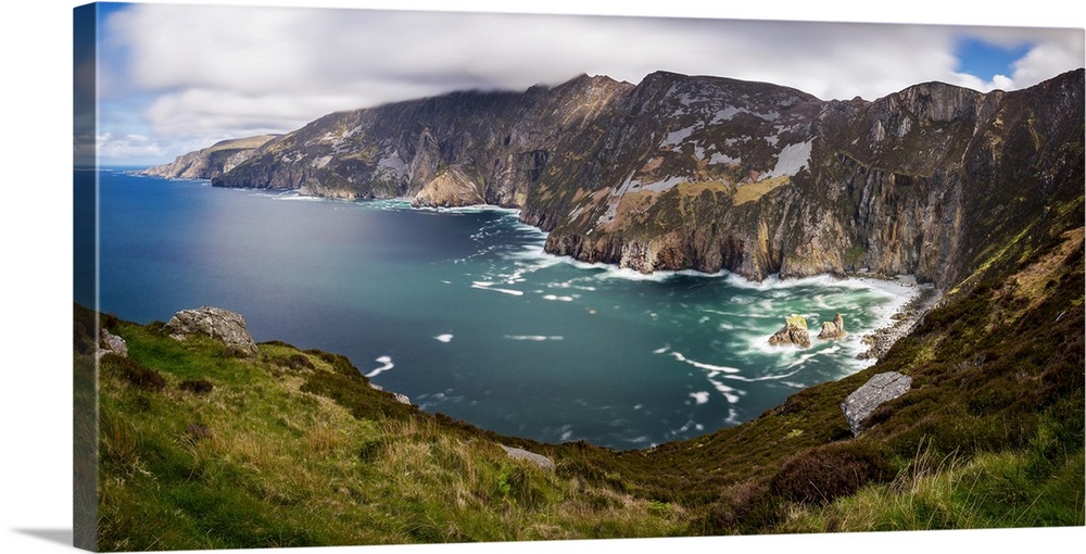 Clouds rushing over Slieve League, Ulster, Donegal, Ireland, Northern Europe.