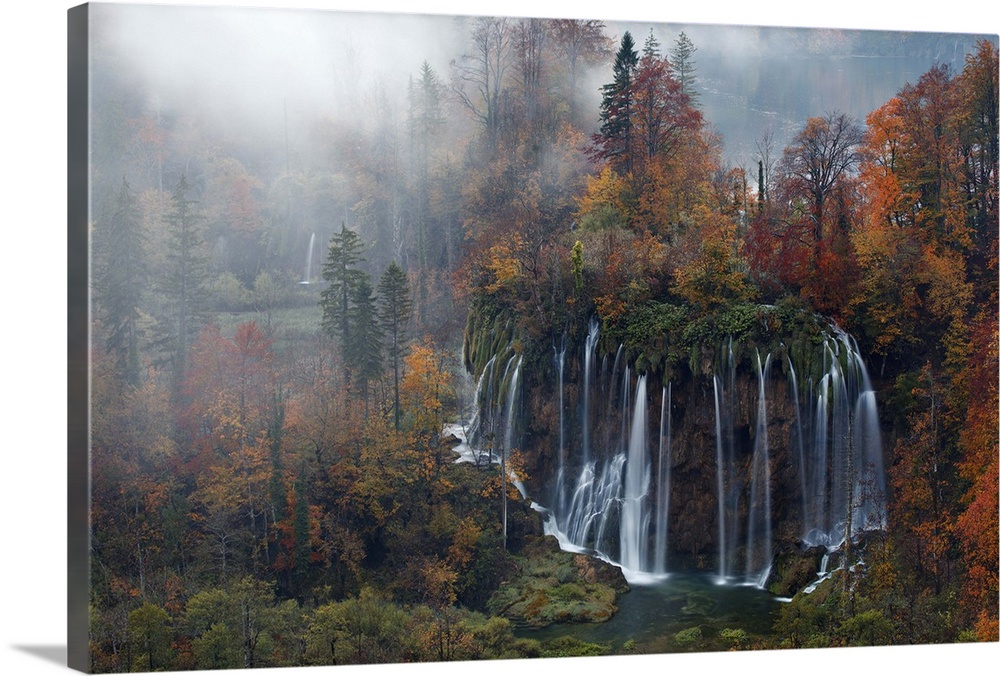Croatia, The incredible autumn colours and waterfalls of Plitvice National Park.