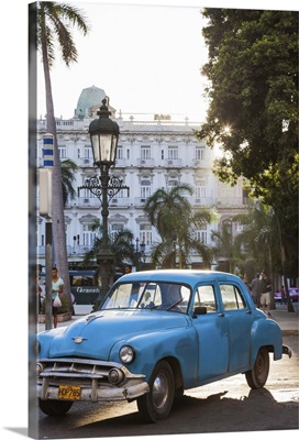 Cuba, Havana, Havana Vieja, detail of 1950's-era US car