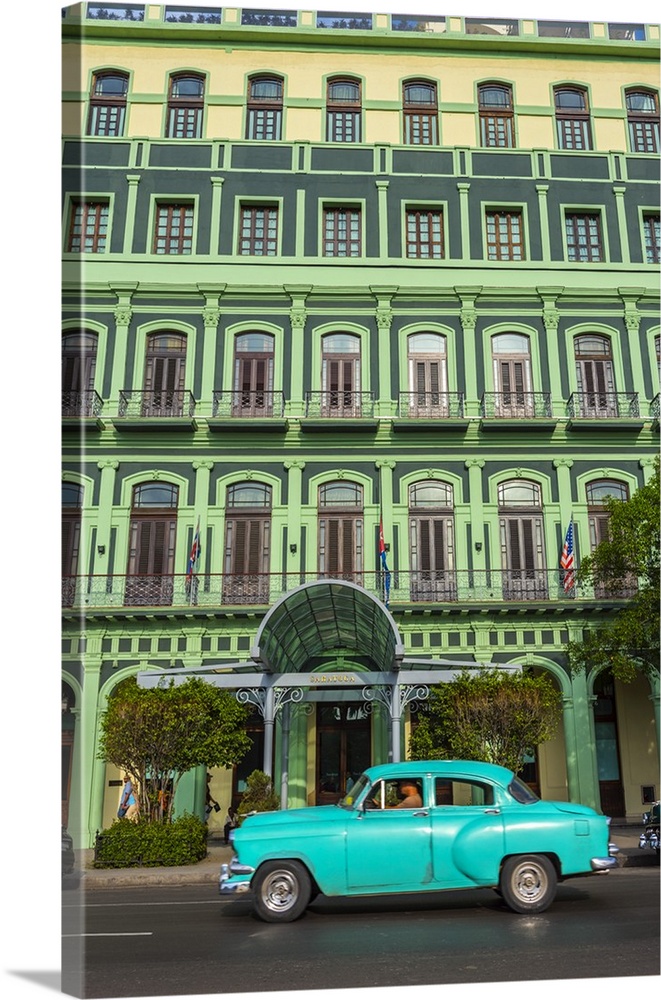 Cuba, Havana, La Habana Vieja, Hotel Saratoga.