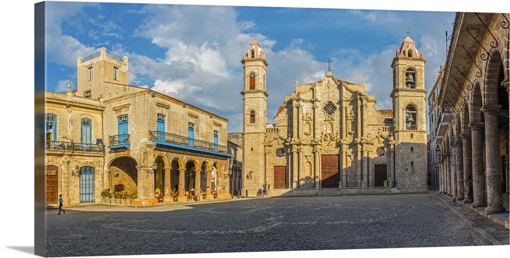 Cuba, Havana, La Habana Vieja, Plaza de la Catedral, Cathedral of the Virgin Mary of the Immaculate Conception or Catedral...