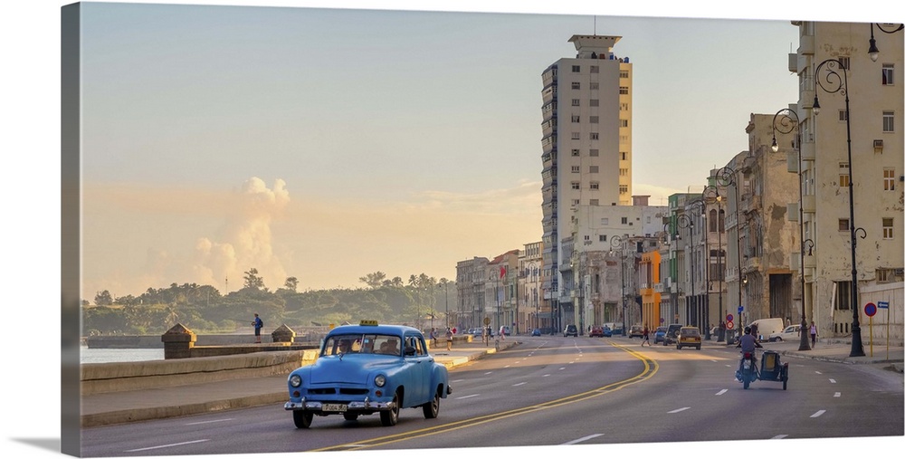Cuba, Havana, The Malecon, Classic 1950's American Cars.