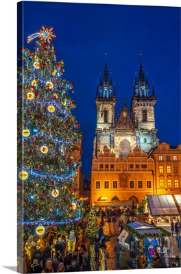 Czech Republic, Prague, Old Town, Old Town Square, Tyn Church, Christmas Markets