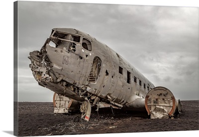 DC 3 Abandoned On Black Beach,Vik I Myrdal, Iceland