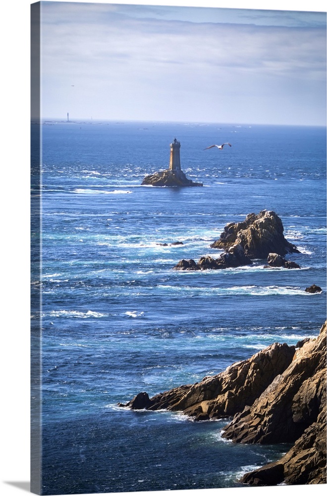 De la Vieille lighthouse, Pointe du Raz, Plogoff village, Douarnenez, Quimper district, Finistere, Brittany, France.