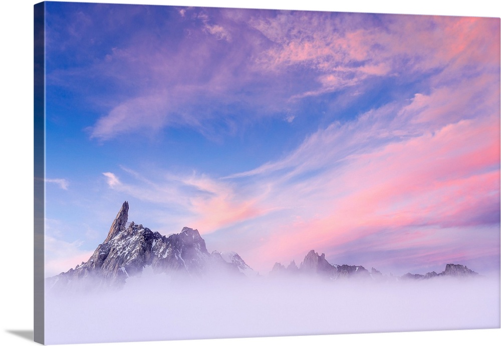 Dent du Geant view with rose clouds, Punta Helbronner (3462m), Mont Blanc, Courmayeur, Aosta, Aosta Valley, Italy