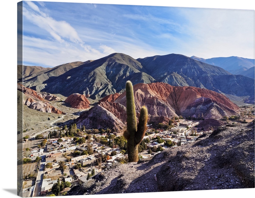 Argentina, Jujuy Province, Purmamarca, Elevated view of the town and the Hill of Seven Colours(Cerro de los Siete Colores).