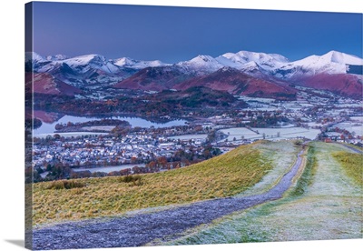 England, Cumbria, Lake District, footpath overlooking Keswick from Latrigg