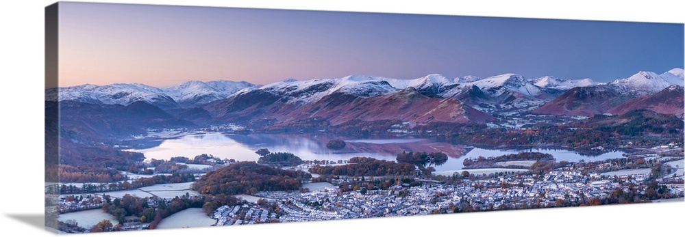 UK, England, Cumbria, Lake District, overlooking Keswick and Derwentwater from Latrigg.
