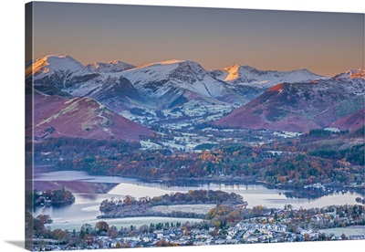 England, Cumbria, Lake District, overlooking Keswick, Derwentwater and Newlands Valley
