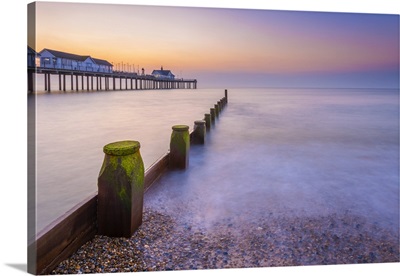 England, Suffolk, Southwold, Southwold Pier at dawn