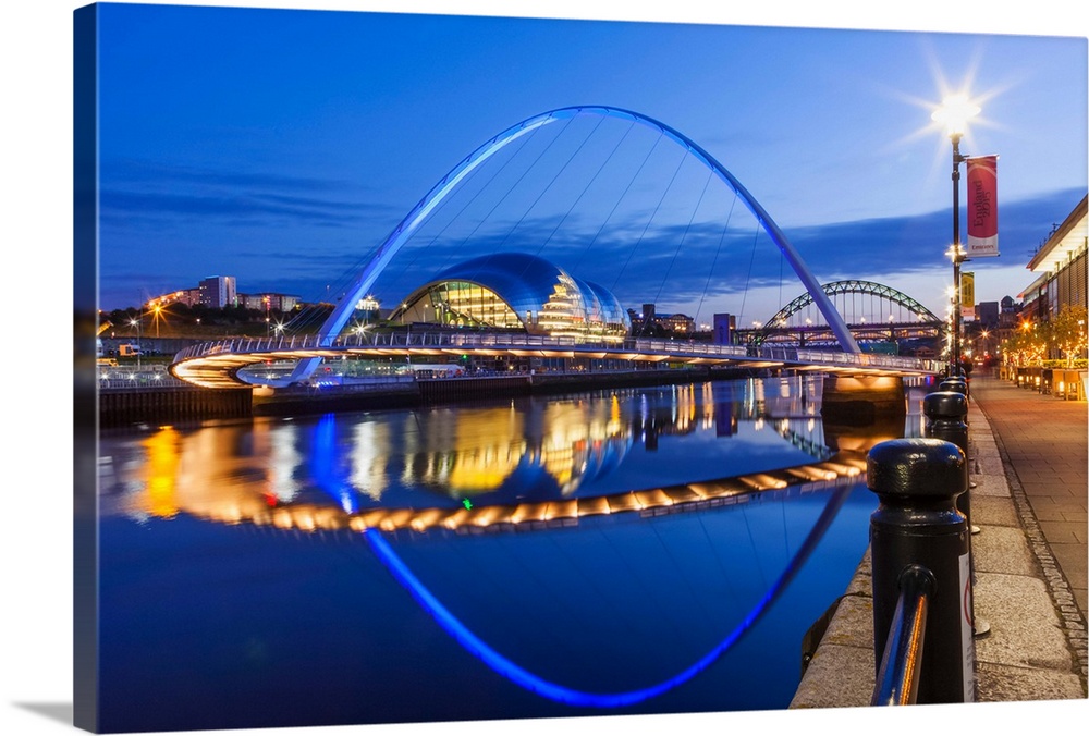 England, Tyne and Wear, Gateshead, Newcastle, Gateshead Millenium Bridge and Newcastle Skyline.
