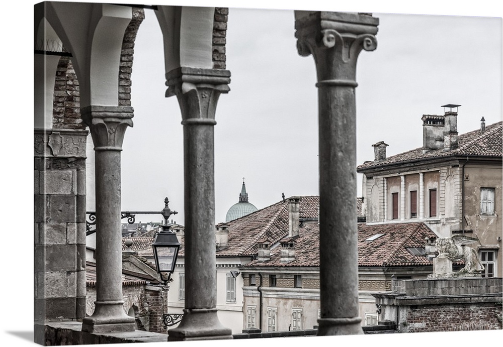 Europe, Italy, Friuli-Venezia-Giulia. The arcades of the Piazzale del Castello in Udine.