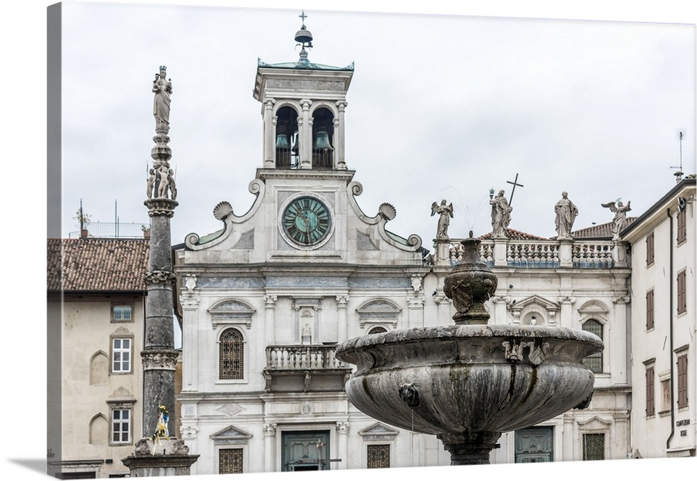 europe, Italy, Friuli-Venezia-Giulia. The Piazzale del Castello in Udine.
