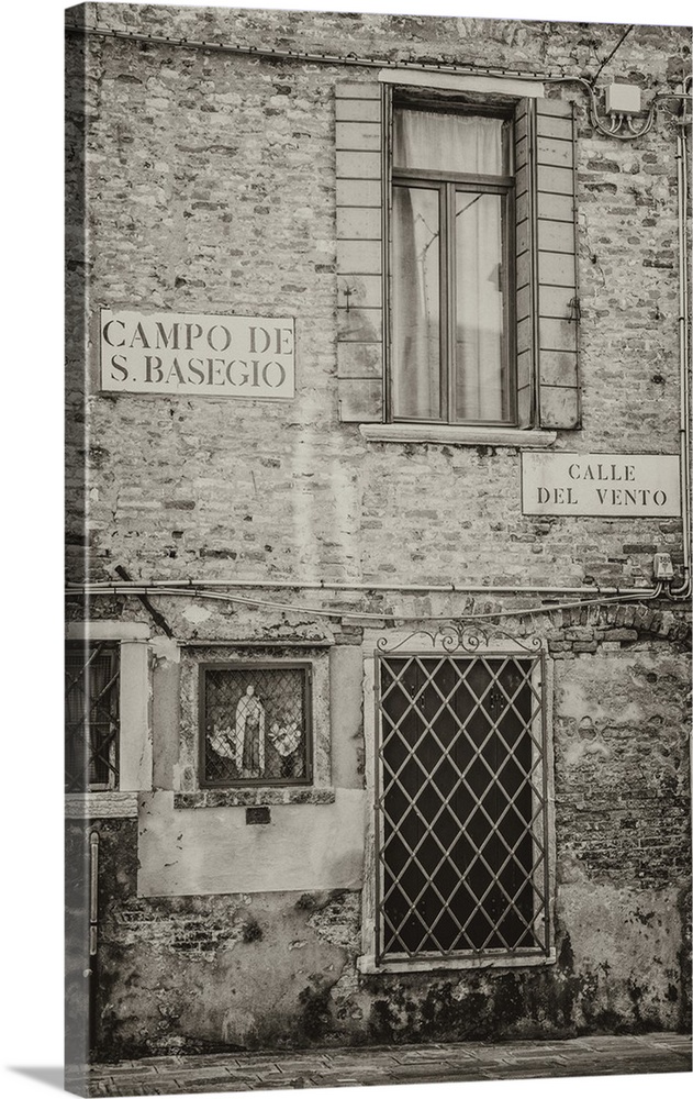 Facade of old building, Dorsoduro, Venice, Italy.