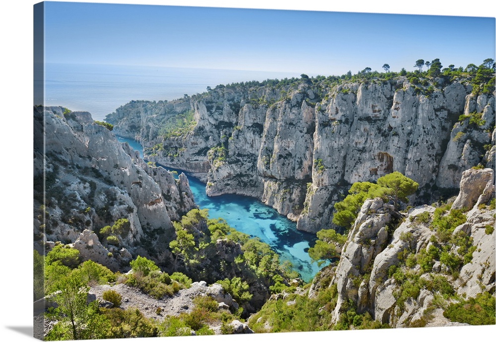Fjord landscape in the Calanques. France, Provence-Alpes-Cote d'Azur, Bouches-du-Rhone, Cassis, Calanque d'en Vau. Cote d'...