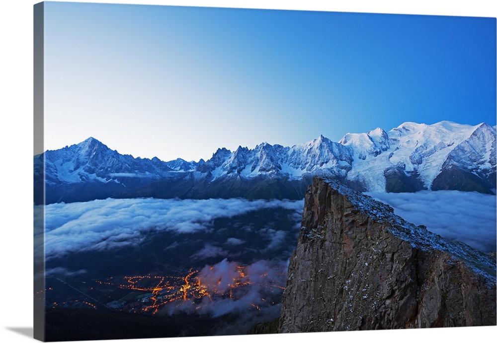 Europe, France, Haute Savoie, Rhone Alps, Chamonix Valley, Mont Blanc (4810m).
