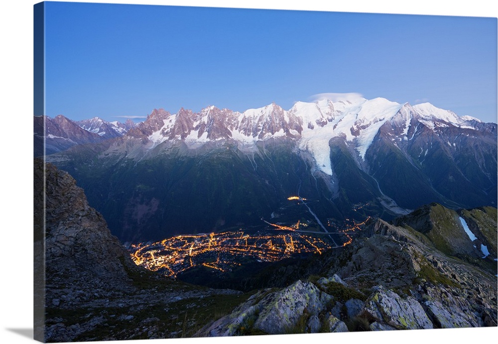 Europe, France, Haute Savoie, Rhone Alps, Chamonix Valley, Mont Blanc (4810m).