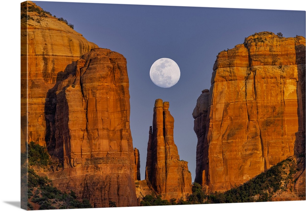 Full Moon over Cathedral Rocks, Sedeona, Arizona, USA