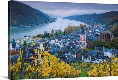 Germany, Bacharach, elevated town view, autumn