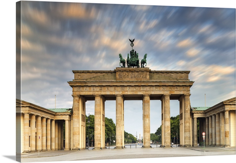Germany, Deutschland. Berlin. Berlin Mitte. Brandenburg Gate, Brandenburger Tor.