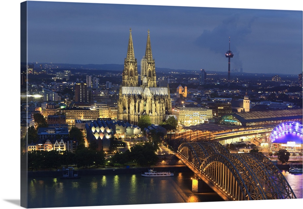 Germany, North Rhine Westphalia, Cologne (Koln), Hohenzoller Bridge over River Rhine and Cathedral