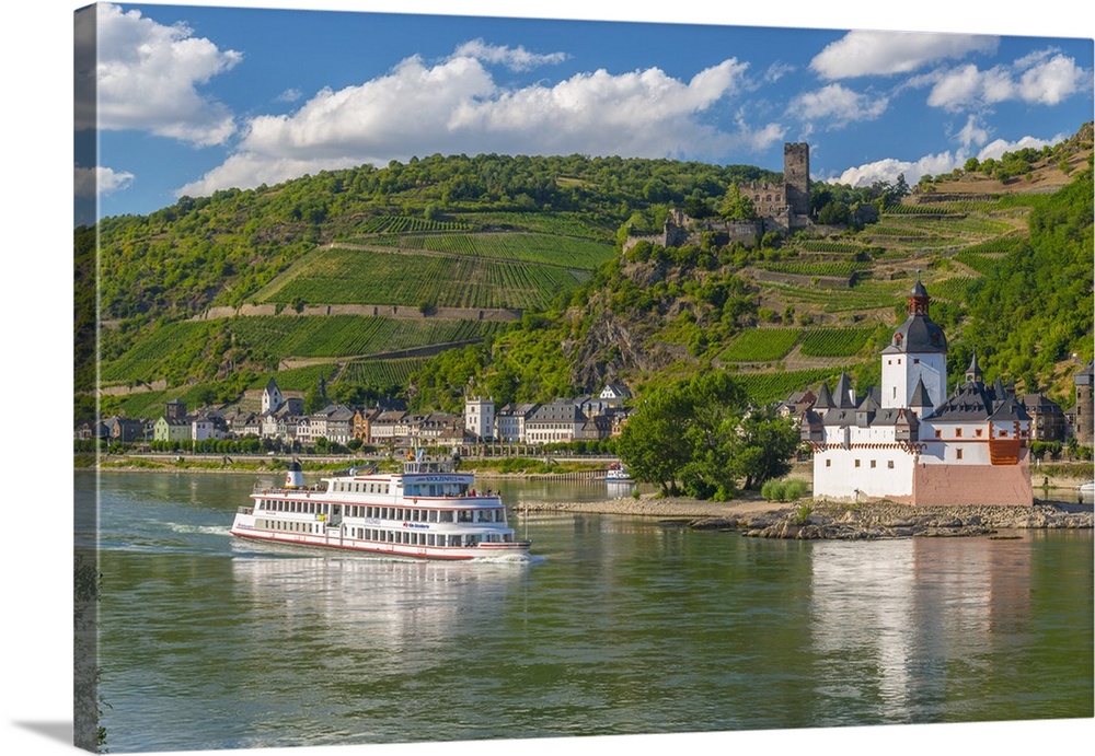 Germany, Rhineland Palatinate, River Rhine, Burg Gutenfels and Burg Pfalzgravenstein, Sightseeing Ship.