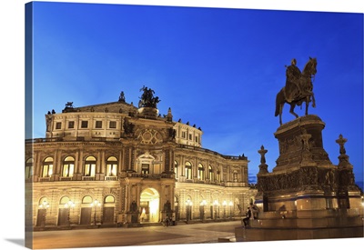 Germany, Saxony, Dresden, Old Town, Theaterplatz, Semperoper Opera House