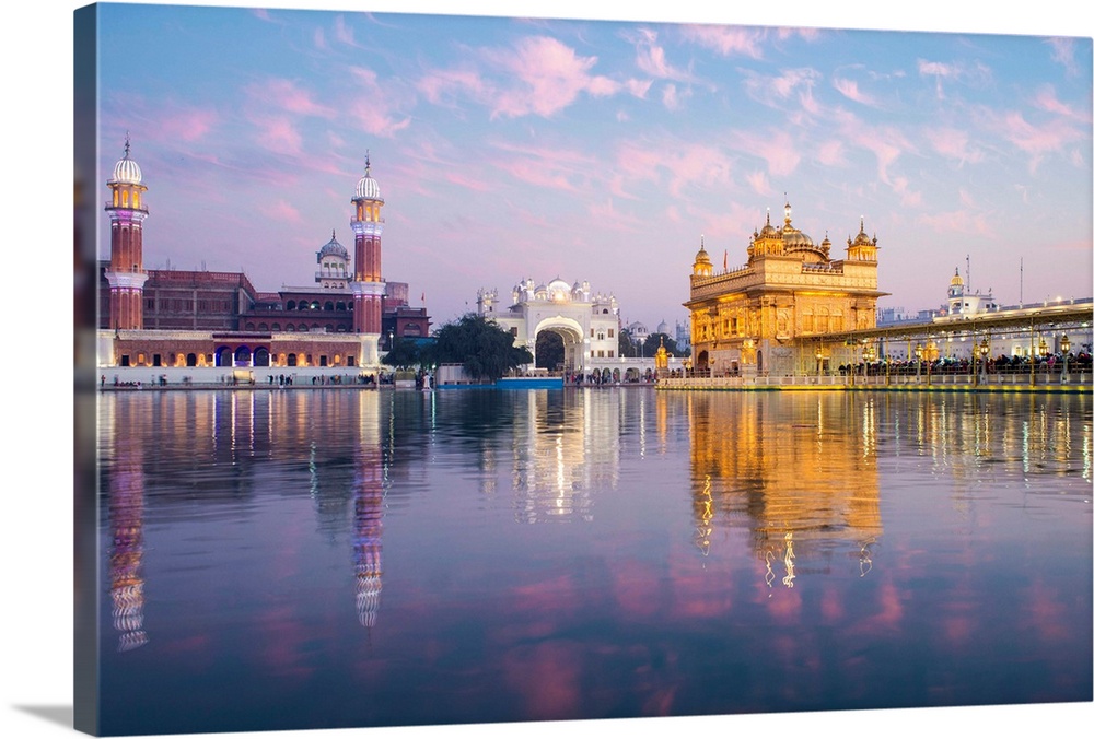 India, Punjab, Amritsar, - Golden Temple, The Harmandir Sahib, Amrit Sagar - Lake Of Nectar (Illuminated At Dusk)