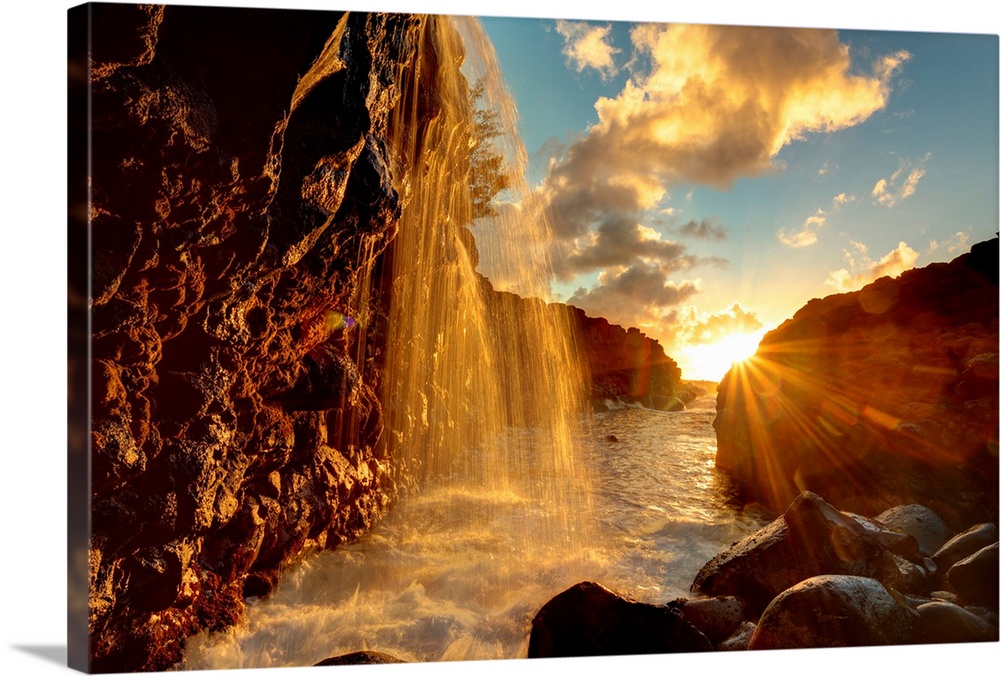 USA, Hawaii, Kauai, Queen's Bath and waterfall