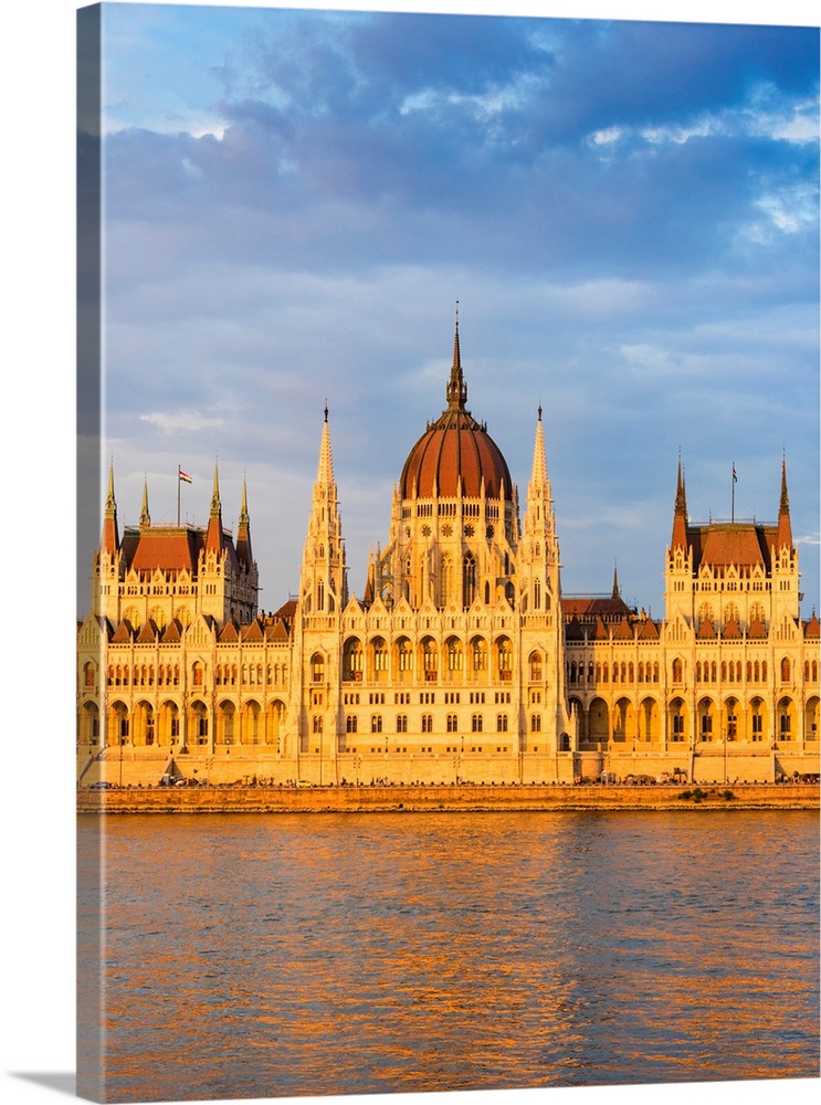 Hungarian Parliament Building in the evening light, Budapest, Hungary.