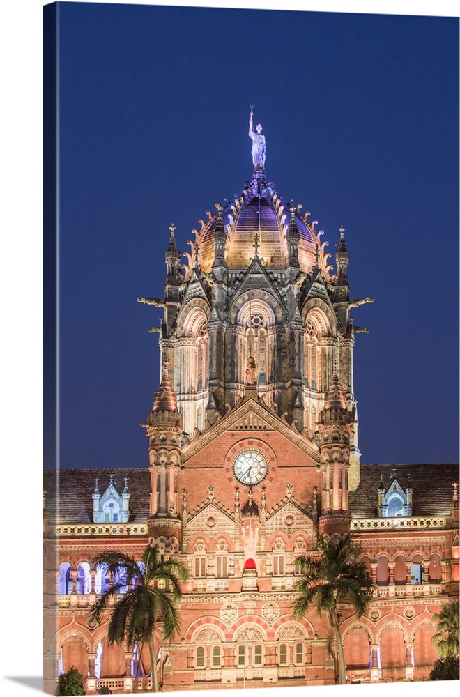 India, Maharashtra, Mumbai, Chhatrapati Shivaji Terminus a historic railway station and a UNESCO World Heritage Site.