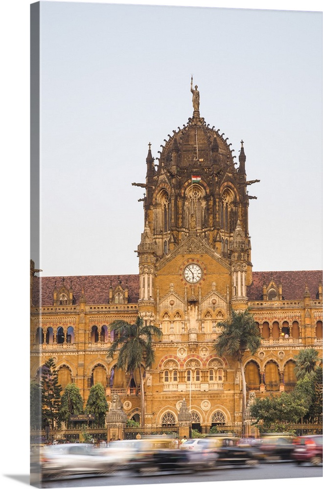 India, Maharashtra, Mumbai, Chhatrapati Shivaji Terminus a historic railway station and a UNESCO World Heritage Site.
