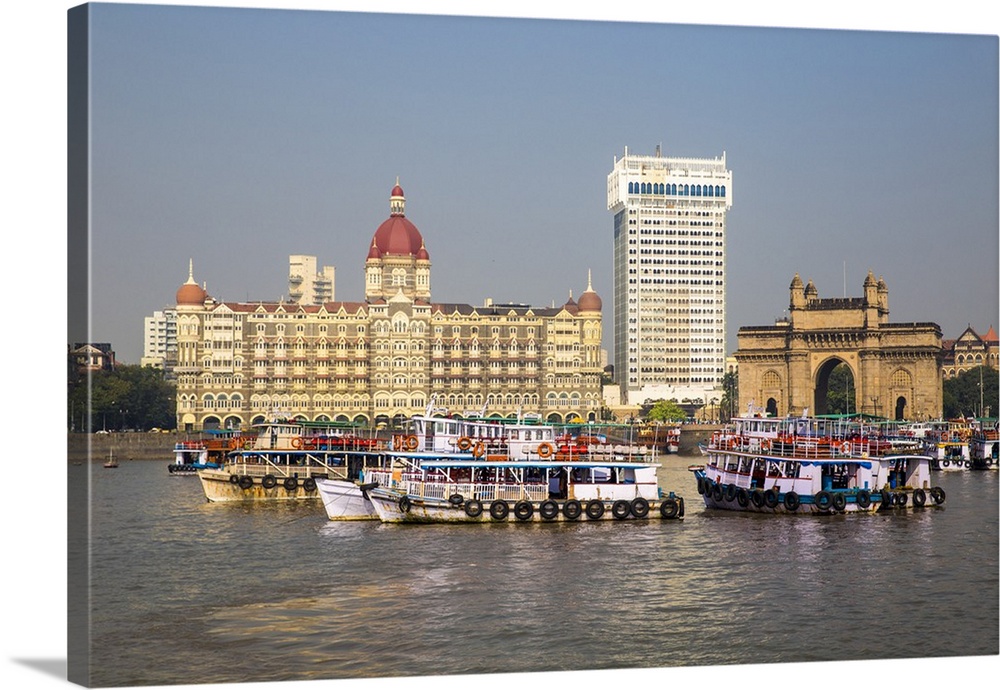 India, Maharashtra, Mumbai, Taj Mahal Palace Hotel and Gateway of India.