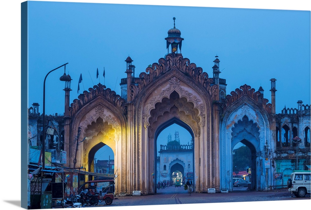 India, Uttar Pradesh, Lucknow, Gate in the old city.