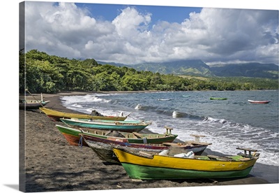 Indonesia, The beach with fishing boats at Waelengga