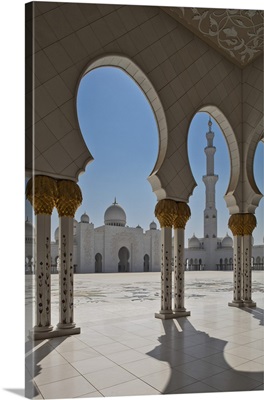 Internal view of the arcade of the Sheikh Zayed Mosque, Abu Dhabi
