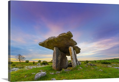 Ireland, Co. Clare, The Burren, Poulnabrone Dolmen, Ancient Neolithic Monument